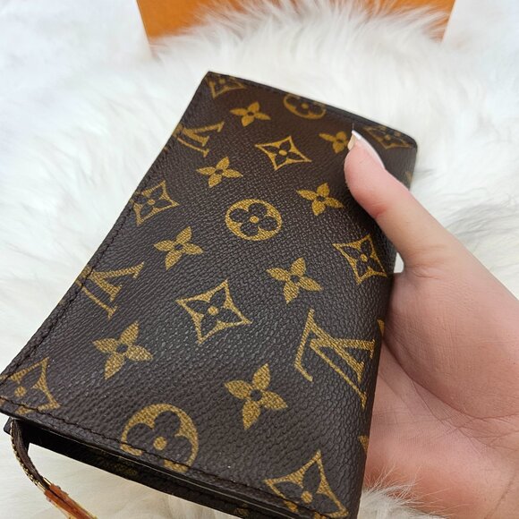 Louis Vuitton Monogram Toiletry Pouch 17 - Picture 11 of 17